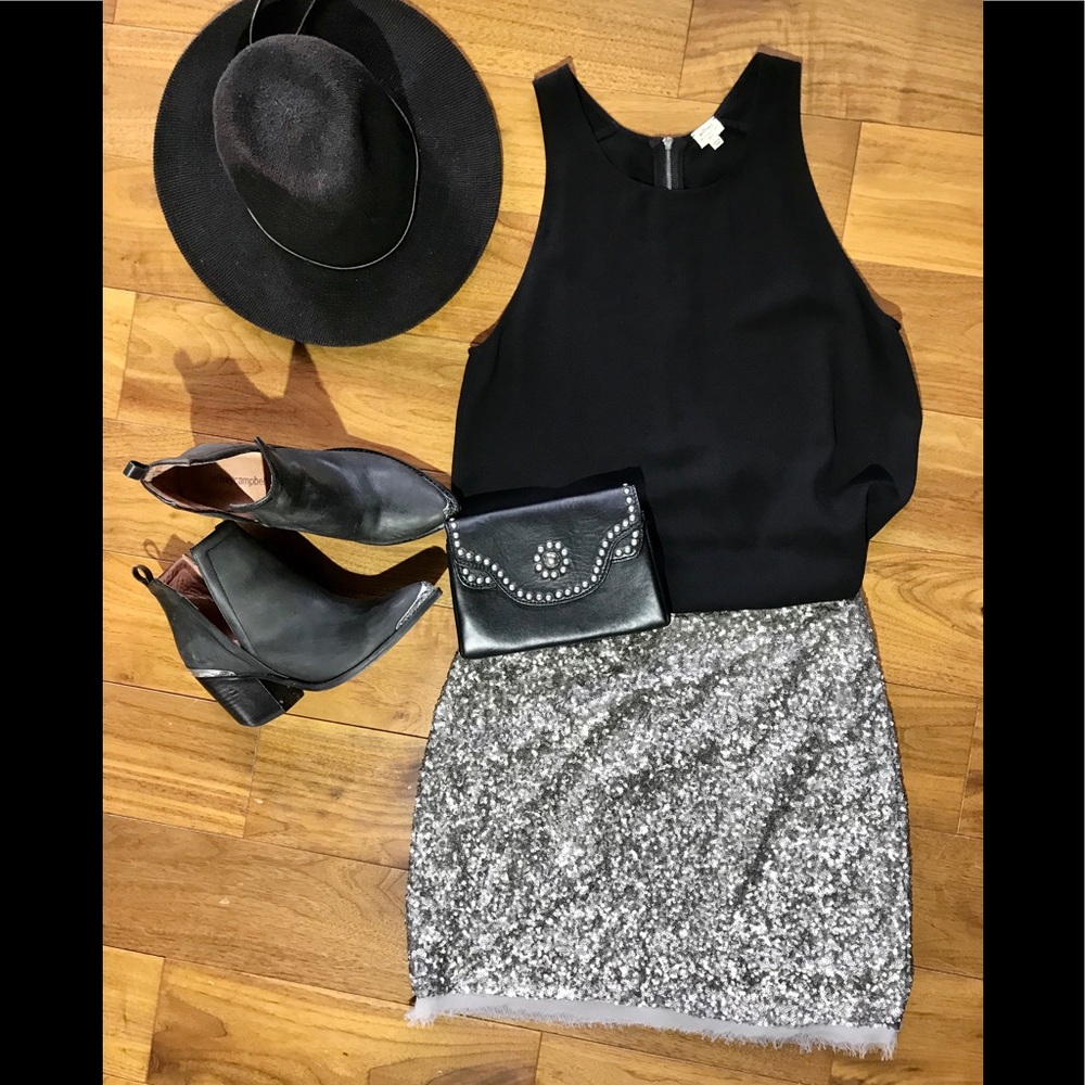OLIVE & OAK Sequin Skirt